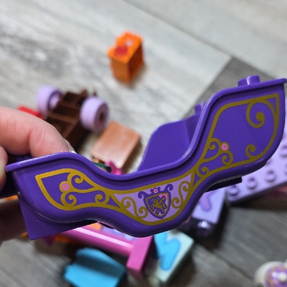 LEGO DUPLO | Girly Disney Princess & Minnie Accessories & Alphabet Letters 26pcs - Picture 9 of 9